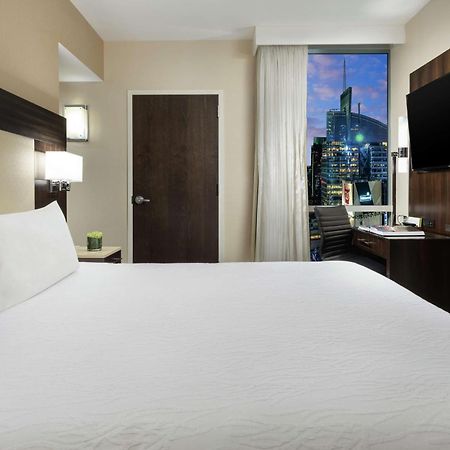 Hilton Garden Inn New York - Times Square Central Exterior foto