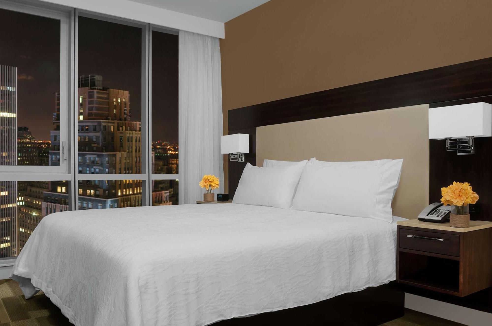 Hilton Garden Inn New York - Times Square Central Exterior foto