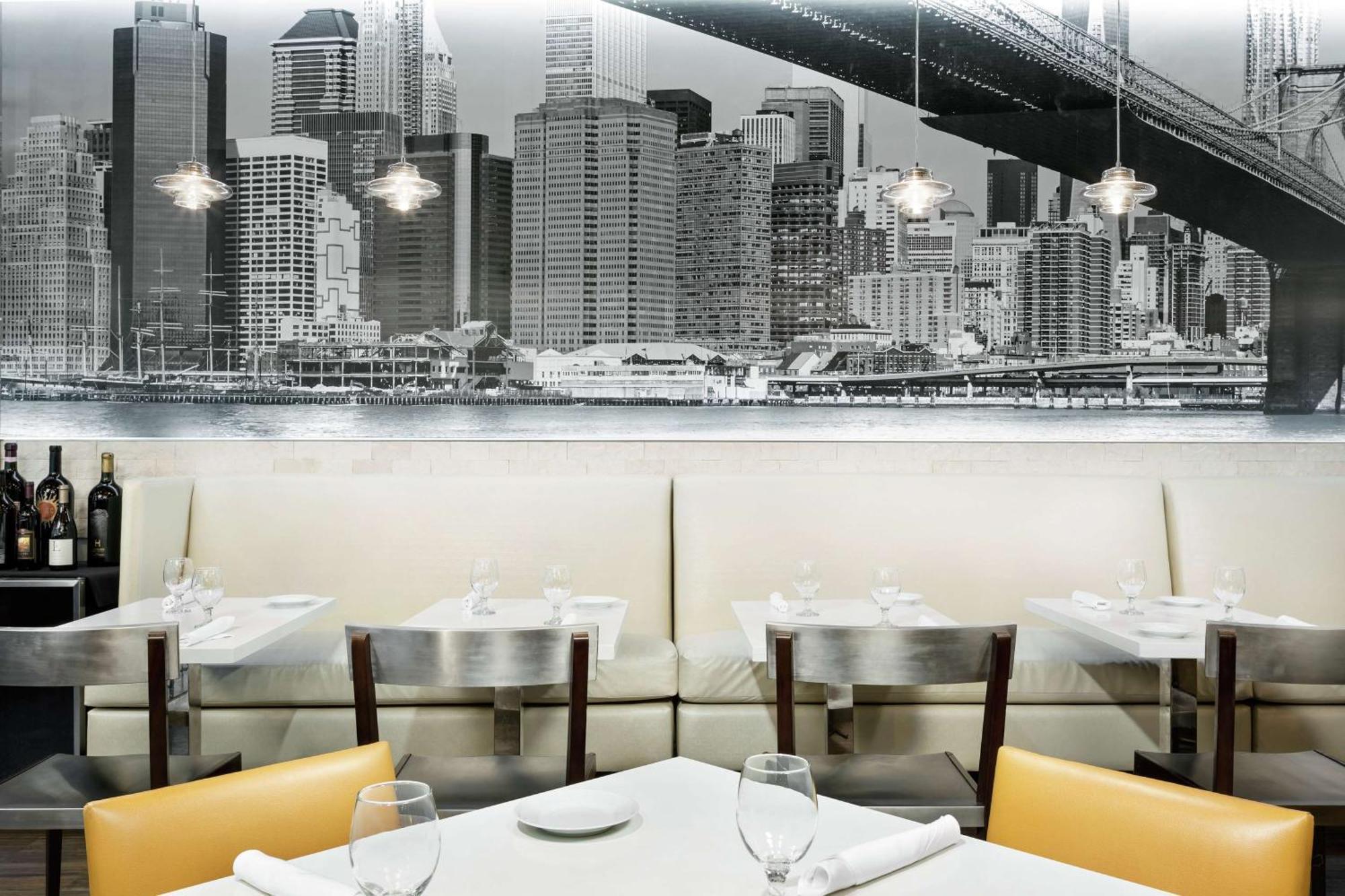Hilton Garden Inn New York - Times Square Central Exterior foto